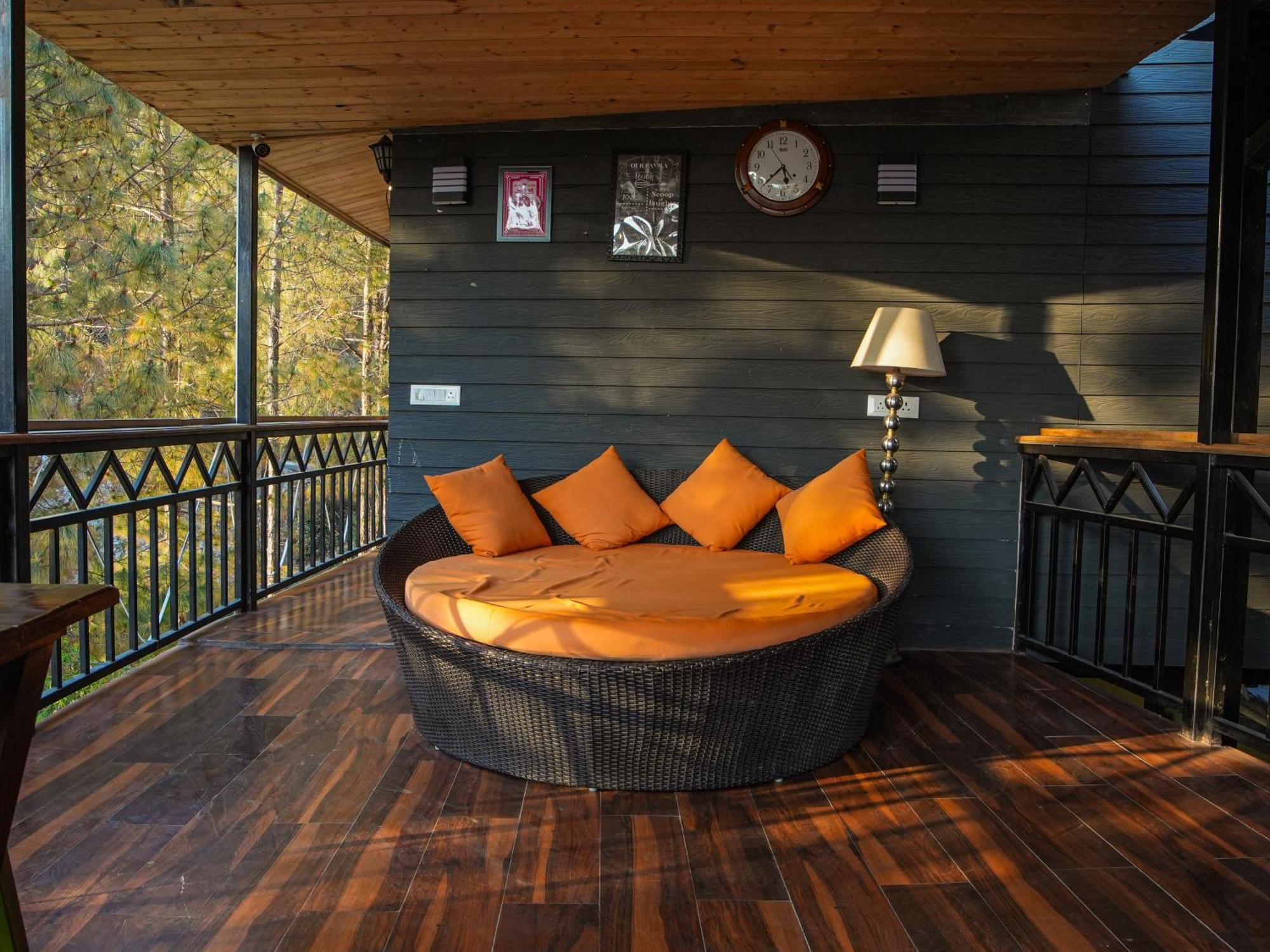 Thehimalayanliving Whistling Pines Hotell Mukteshwar Eksteriør bilde
