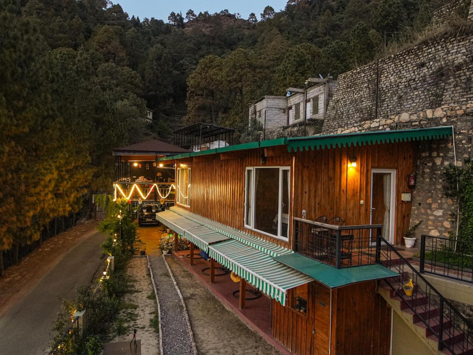 Thehimalayanliving Whistling Pines Hotell Mukteshwar Eksteriør bilde